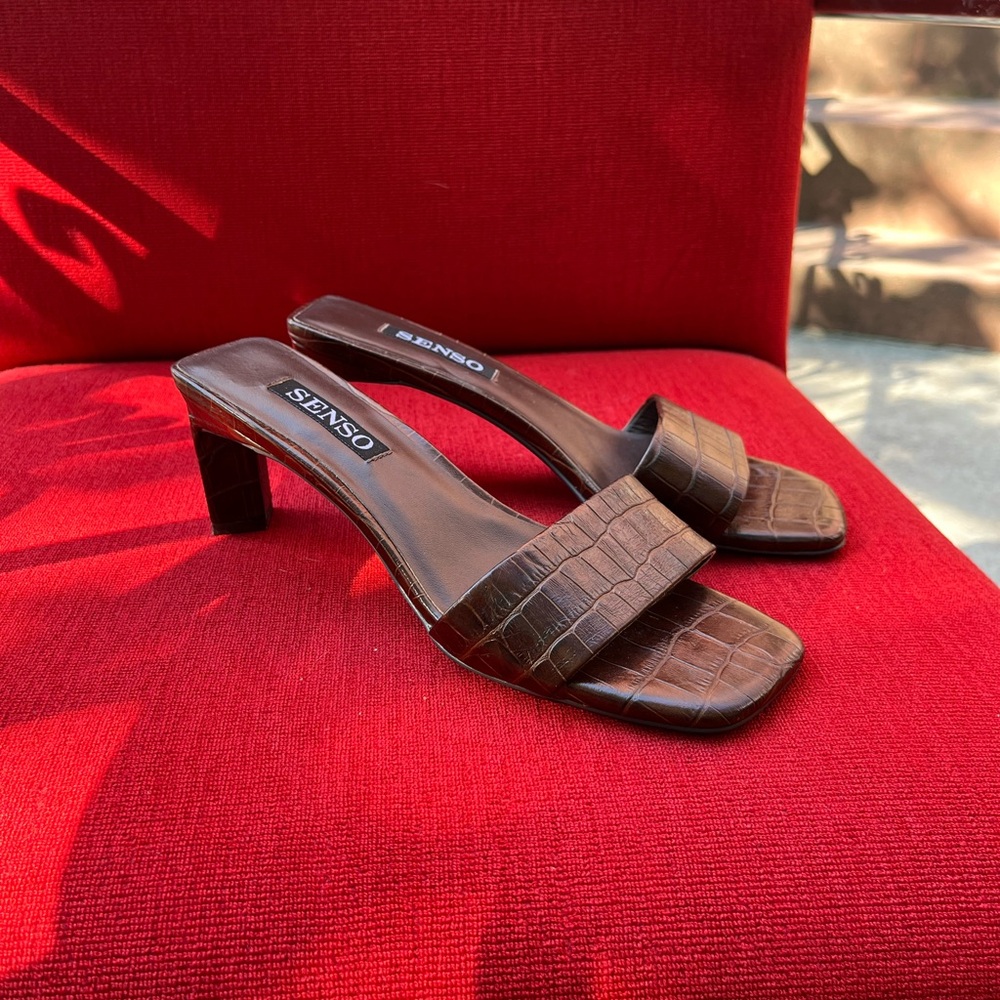SENSO Chocolate Croc-Patterned Heels